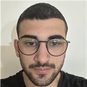 Studente di quinto superiore con ottime conoscenze chimiche